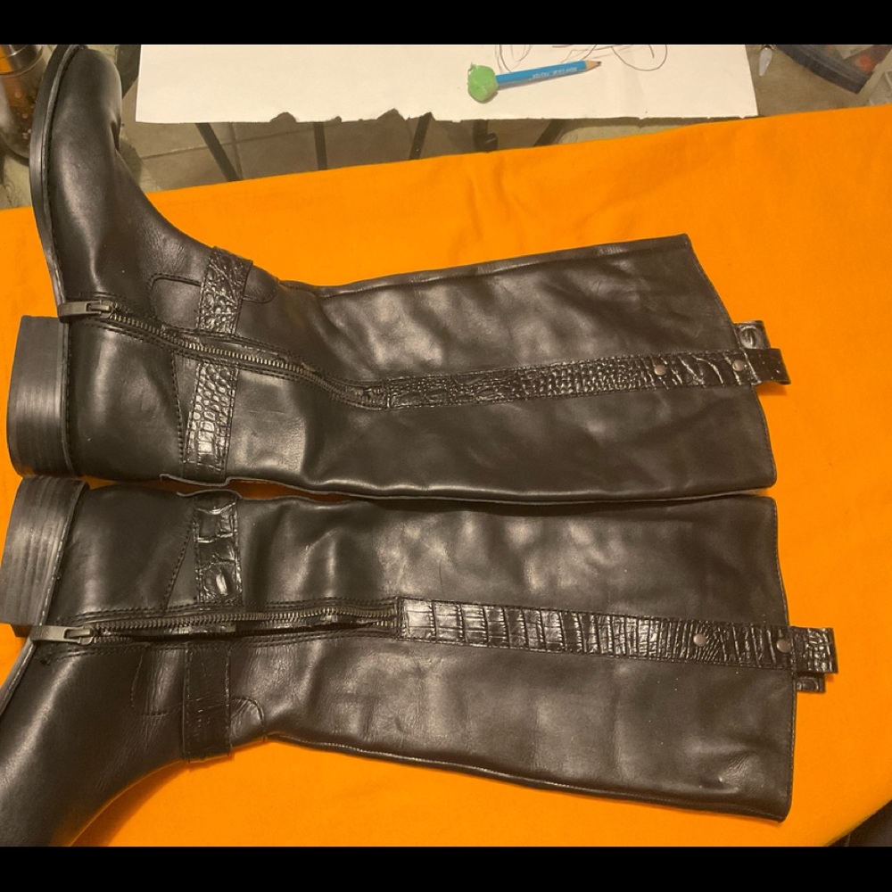 Vince Camuto VC-Fantastic Black Leather Riding Boots Size 9B/39, Pre-owned - Picture 14 of 16